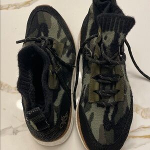 OTBT Women’s Camouflage High-Top Sneakers